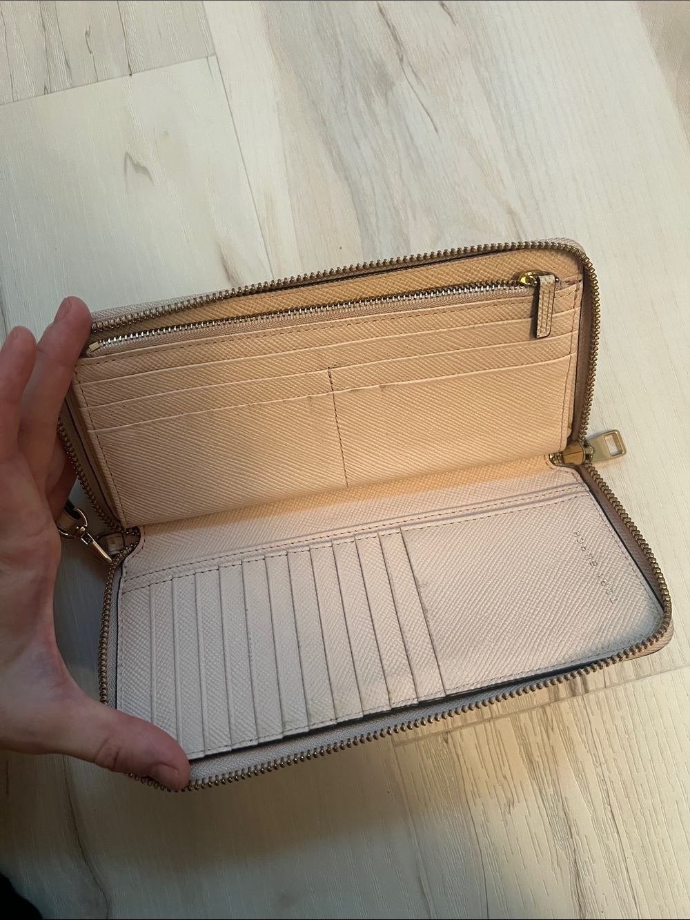 Tory Burch Blush Pink Zip-Around Wristlet Wallet - Picture 2 of 4
